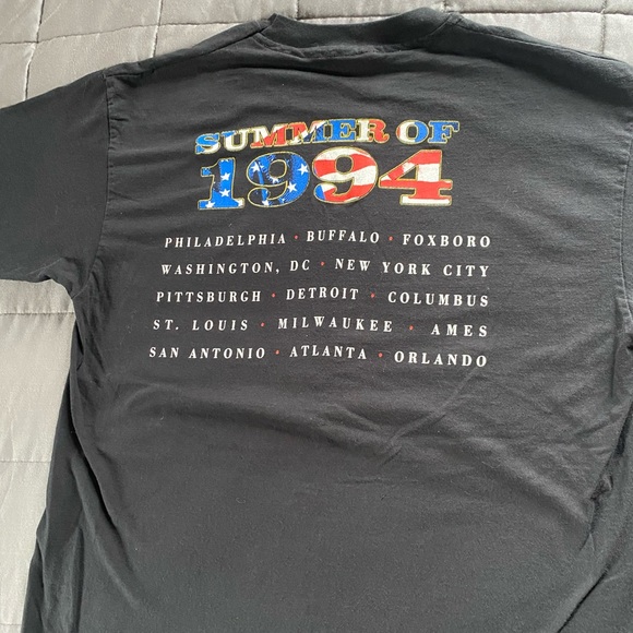 1994 Elton John Concert/Tour Tee ; Clean and In great used shape : 👓 Elton 🎹 - Picture 2 of 8